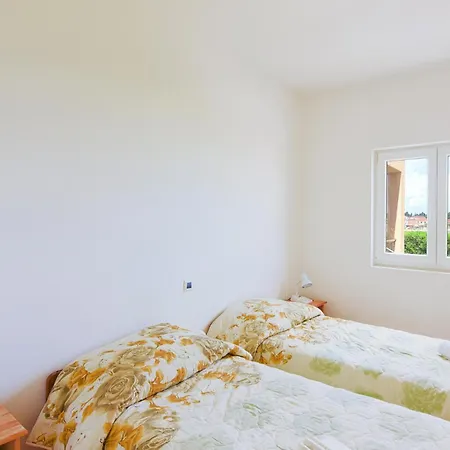 2 Bedroom Awesome In * Ugljan