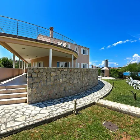 Apartment 2 Bedroom Awesome In Ugljan