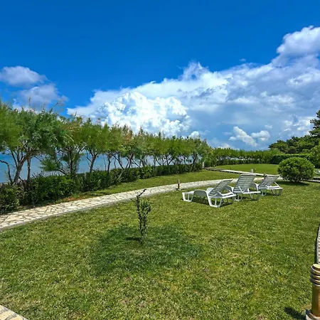 2 Bedroom Awesome In Apartament *