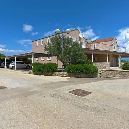 Apartment 2 Bedroom Awesome In