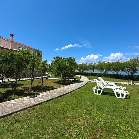 2 Bedroom Awesome In