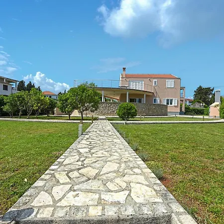Apartament 2 Bedroom Awesome In Ugljan
