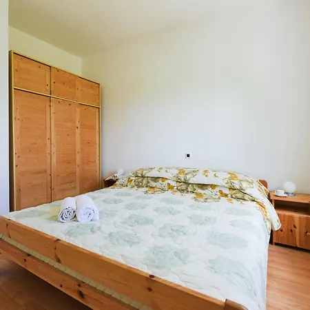 In With House Sea View * Углян